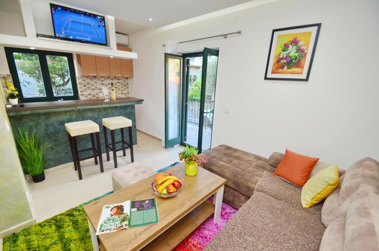 Apartments Lux S Tivat Exterior foto