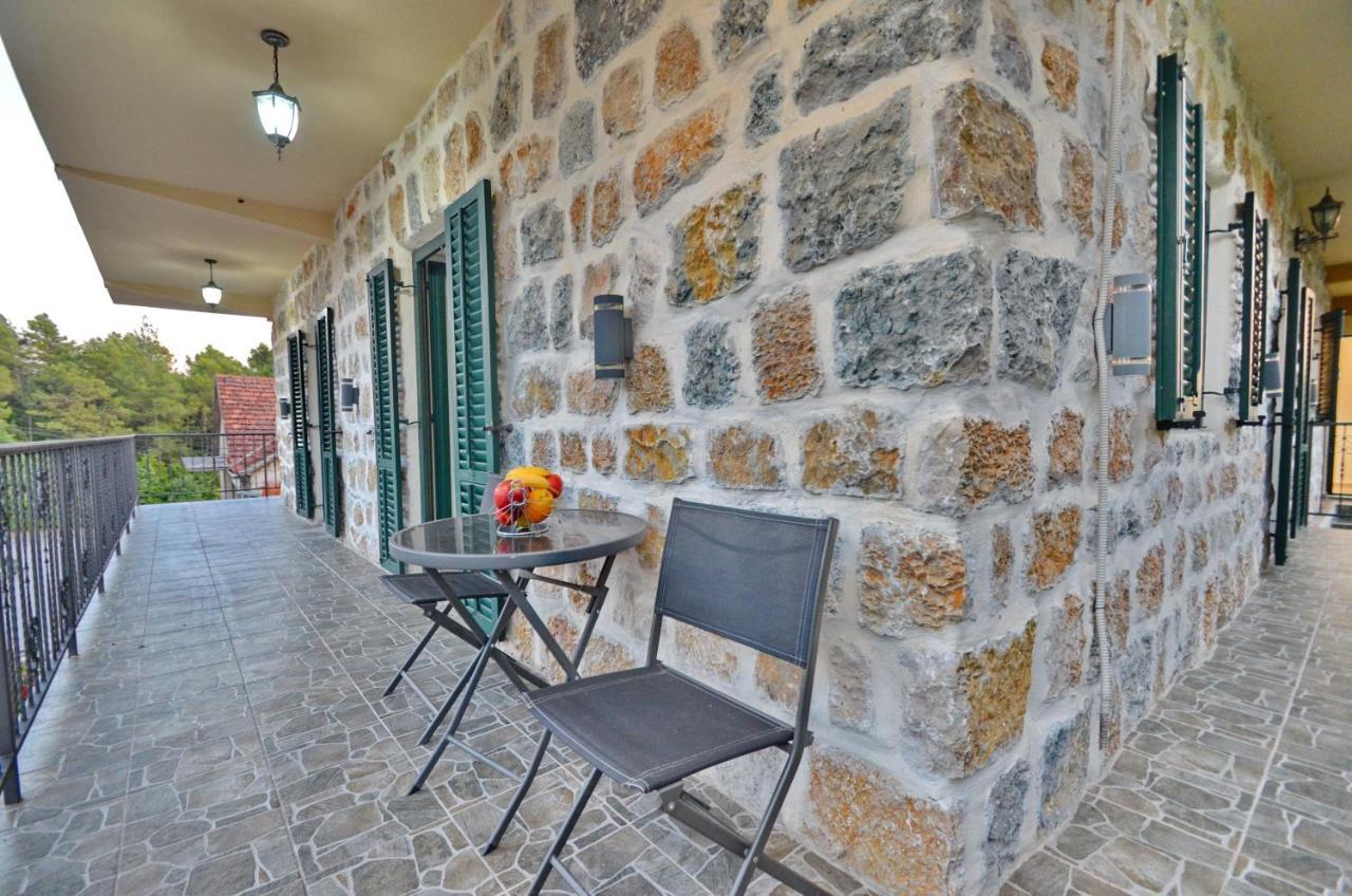 Apartments Lux S Tivat Exterior foto