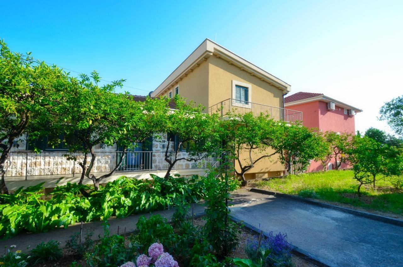 Apartments Lux S Tivat Exterior foto