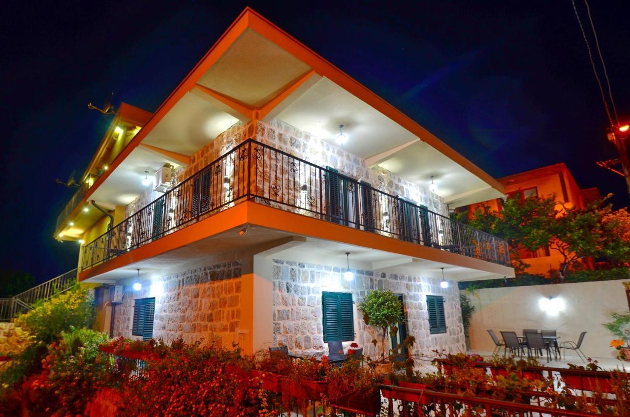 Apartments Lux S Tivat Exterior foto